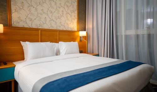 Deluxe King Or Twin Room Near Jewel Creek Tunnel 2 Luxury Bookings