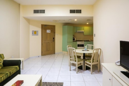 One Bedroom Apartment Near Bur Juman Mall 5 Luxury Bookings