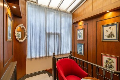 King Size Double Room Near Latitude London LON 16 Luxury Bookings