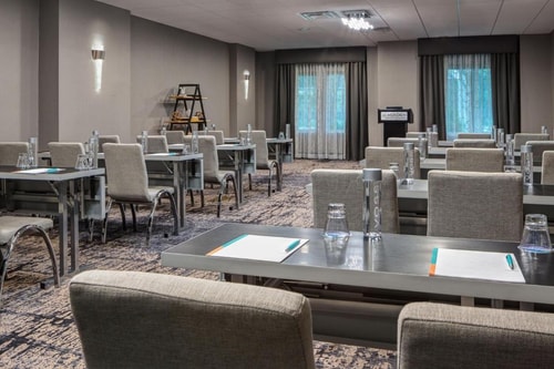Junior Suite Near Two Galleria Tower DAL 12 Luxury Bookings