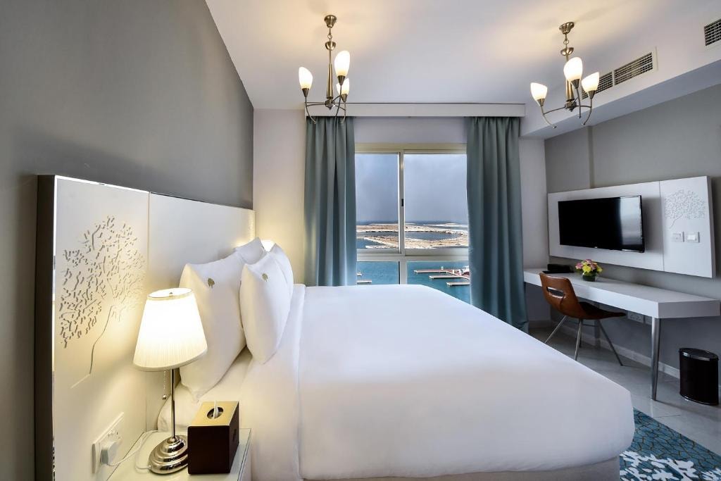 One Bedroom Apartment Sea View Near Lagoon Marina Luxury Bookings