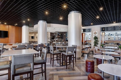 King Room Near DFW Airport Energy Plaza DAL 8 Luxury Bookings