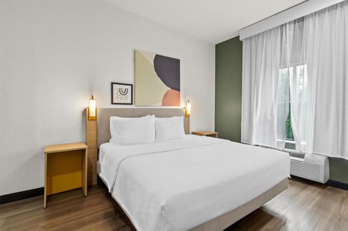 King Room Near William P. Hobby Airport HOU 1 Luxury Bookings