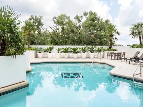 Standard King Room Near Harmonica Man Park HOU 13 Luxury Bookings