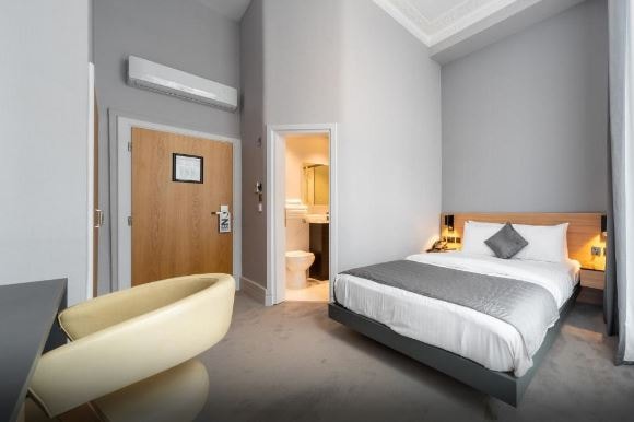 Double Room Near Allya beauty limited LON Luxury Bookings