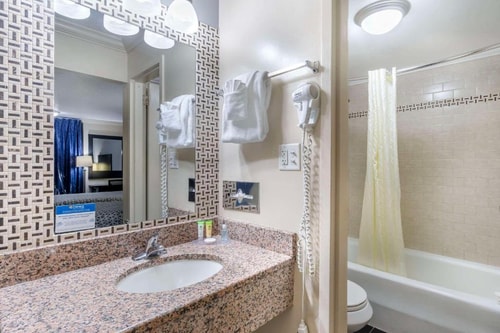 King or Twin Room Gator Golf Adventure Park ORL 5 Luxury Bookings