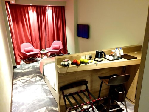 Standard Room Near Ramee Royal Hotel Dubai 3 Luxury Bookings