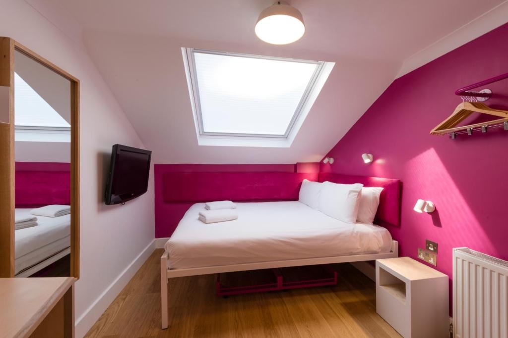 Small Double Room Near Argyle Primary School LON Luxury Bookings