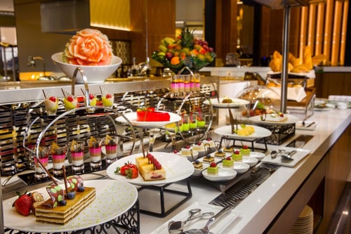 Classic King Or Twin Room Near Mall Of Al Ain 10 Luxury Bookings