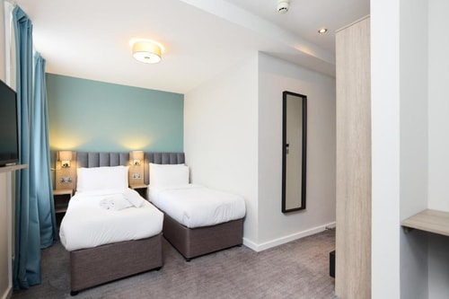 Double or Twin Room Near Dance Art Studios LON 6 Luxury Bookings