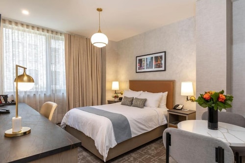 Deluxe Queen Room Near Madison Square Park NYC Luxury Bookings
