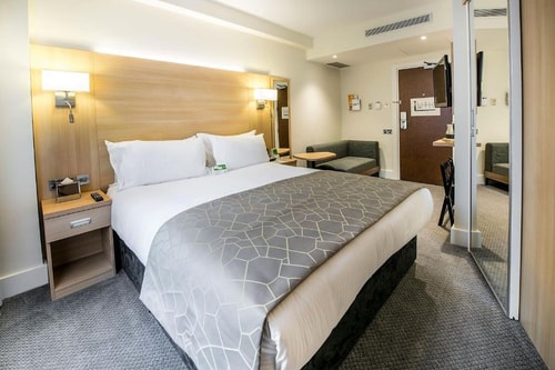 Standard Room Near Holland Park LON 1 Luxury Bookings