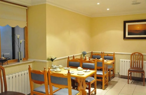 Double Or Twin Room Near Telefonzelle LON 10 Luxury Bookings
