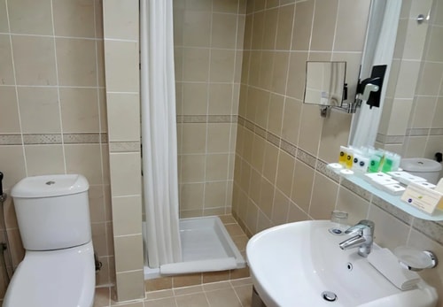 Deluxe Suite Room Near Capital Garden Pond 4 Luxury Bookings