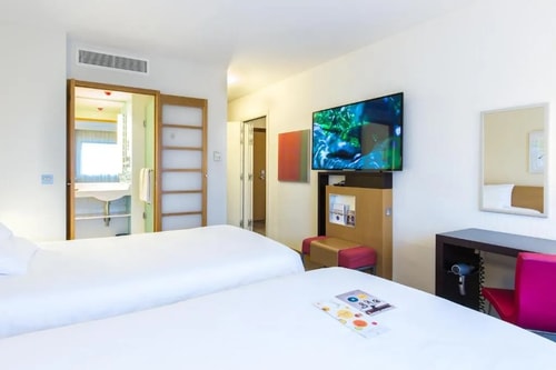 Superior Twin Room Near Rembrandt Gardens LON 1 Luxury Bookings
