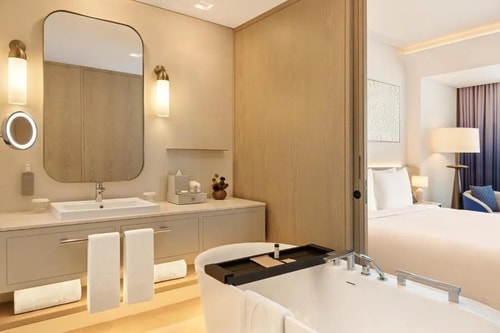 Deluxe Room King Near Creek Gate Tower 1 Dubai 4 Luxury Bookings