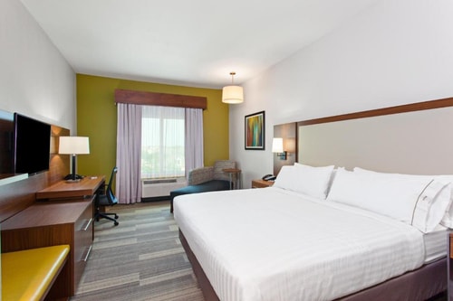 Standard King Or Twin Room Near Planet Fitness HOU Luxury Bookings