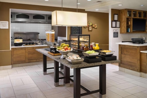 King Room Near US Treasury Department HOU 10 Luxury Bookings