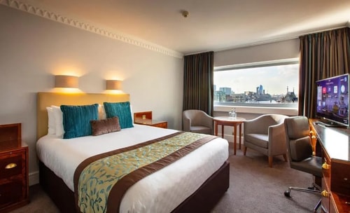 Standard Double Room Near Thames Tigers LON Luxury Bookings