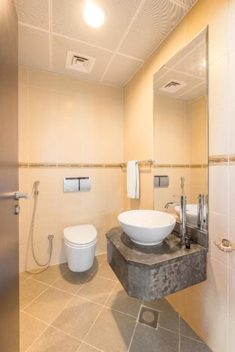 Deluxe Two Bedroom Apartment Near Park Place Tower 15 Luxury Bookings