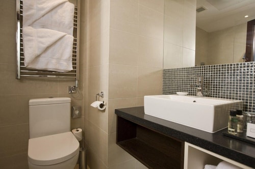 Classic Double Room Near Sunken Garden LON 3 Luxury Bookings