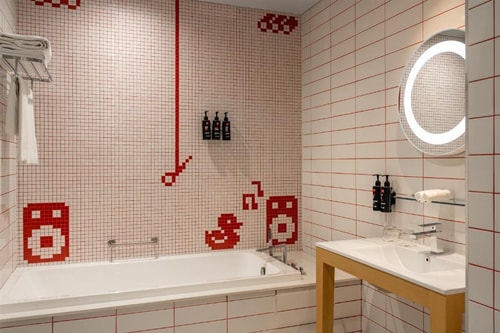 2 Bedroom Apartment Near Silicon Oasis Headquarter 8 Luxury Bookings