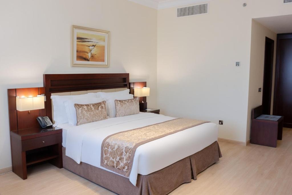 1 Bedroom Apartment Near Al Fahad Tower 2 Luxury Bookings