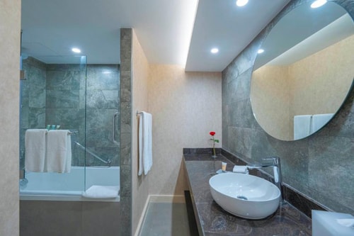 Three Bedroom Apartment Near Gold Souk 9 Luxury Bookings