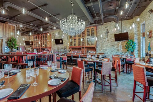 King Suite Near To Toyota Center HOU 9 Luxury Bookings