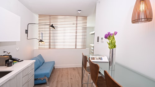 Garden House Studio Near Starbucks MIA 3 Luxury Bookings