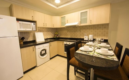 Classic One Bedroom Apartment Near Ski Dubai 8 Luxury Bookings