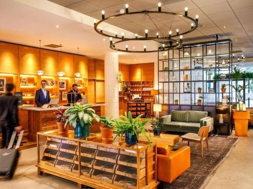 Superior Room Near Freshwave cleaners LON 5 Luxury Bookings