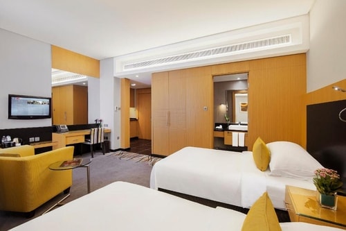 Two Bedroom Apartment Near Post Office Park 1 Luxury Bookings