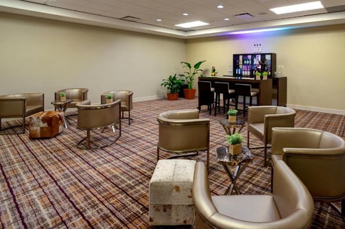 Queen Room Near CityView Park Houston HOU 10 Luxury Bookings