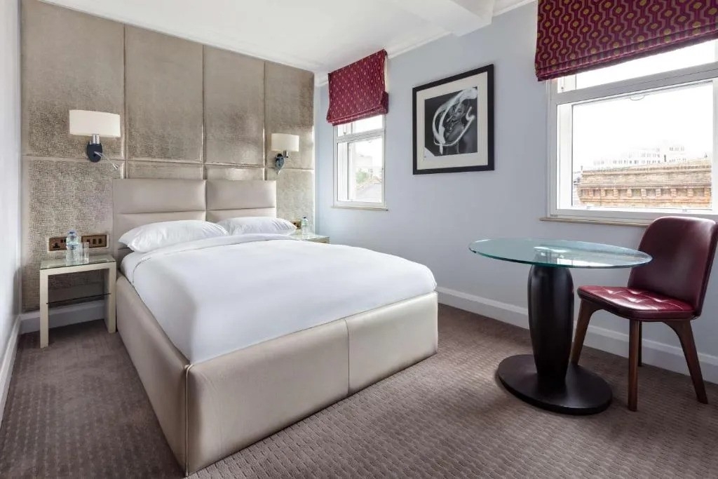 Standard Room Near The Phoenix Garden LON Luxury Bookings