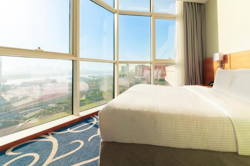 Superior King Room Near Jewel Of The Creek Tunnel Luxury Bookings