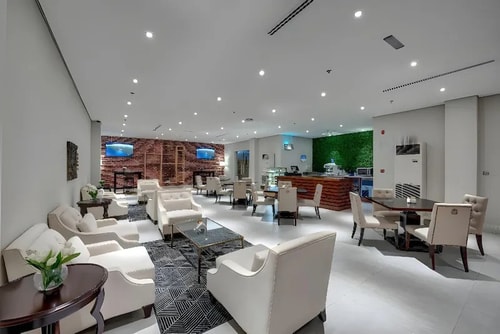 Standard King Room Near GC East Park Dubai 11 Luxury Bookings