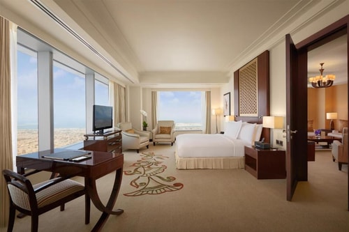 Executive King Suite Near World Trade Center Metro 2 Luxury Bookings
