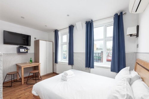 Executive Apartment Near Sobell Leisure Centre LON 1 Luxury Bookings