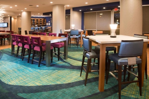 King Studio Near Collins Elementary School HOU 9 Luxury Bookings