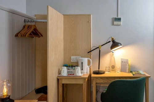 King Room Near Albert Gardens LON 5 Luxury Bookings