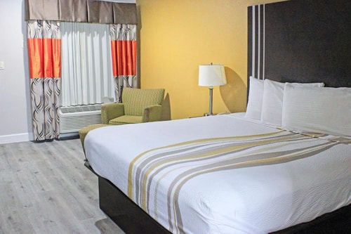 King Suite Near Northwest Point Business Park HOU 3 Luxury Bookings