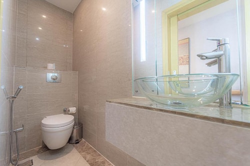 Superior King Room Near Port Saeed Park Deira 4 Luxury Bookings