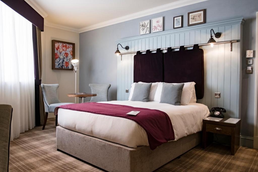 Deluxe King Room Near Primrose Hill Playground LON Luxury Bookings