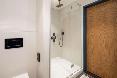 Deluxe King Room Near Victory Park LON 7 Luxury Bookings