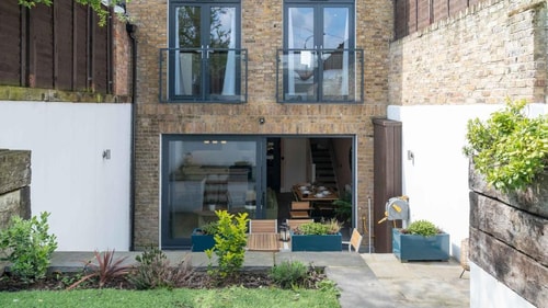 Two Bedroom Apartment Near Tantric Journey LON 18 Luxury Bookings