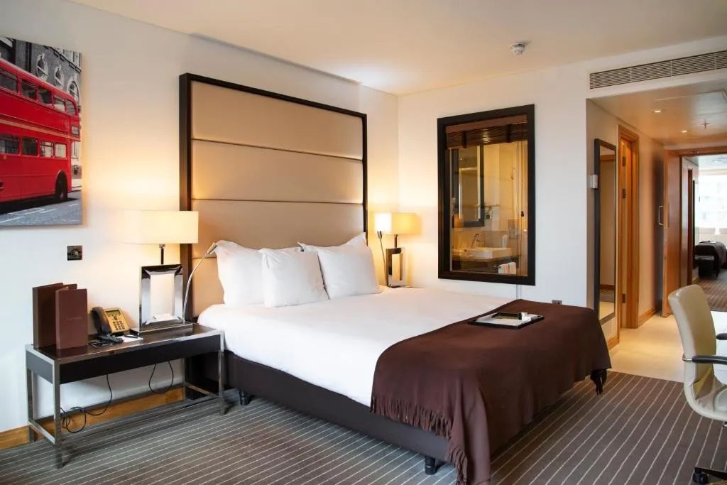 Deluxe King Room Near The Coaling Jetty LON Luxury Bookings