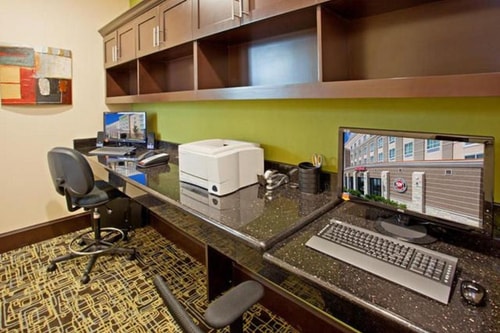 Standard King Room Near SJV Playground HOU 18 Luxury Bookings