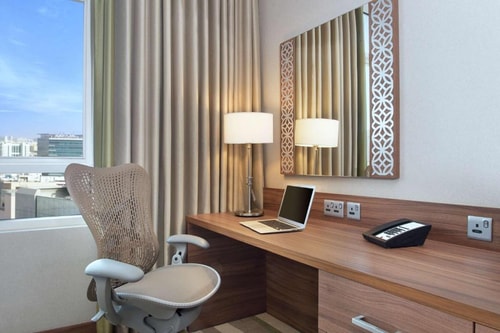 King Room Near Season Night Market Al Muraqqabat 3 Luxury Bookings