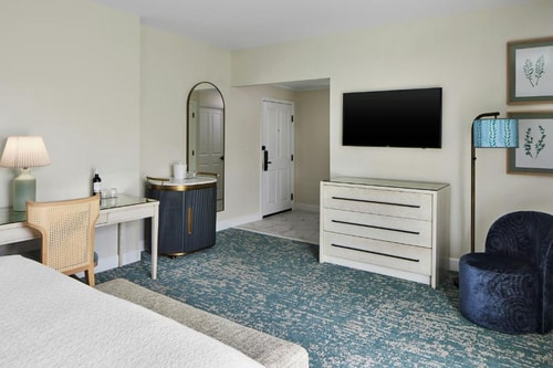 Guest Room Near Celebration K8 School ORL 5 Luxury Bookings